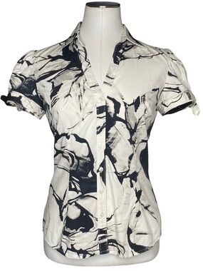 Express black and white marble print short-sleeve button down blouse size Small